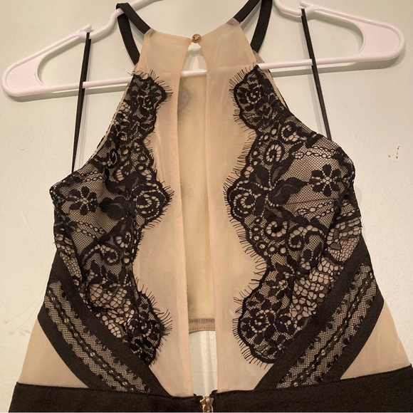 San Joy Black and Tan lace sleeveless halter top short romper size small - Picture 6 of 10